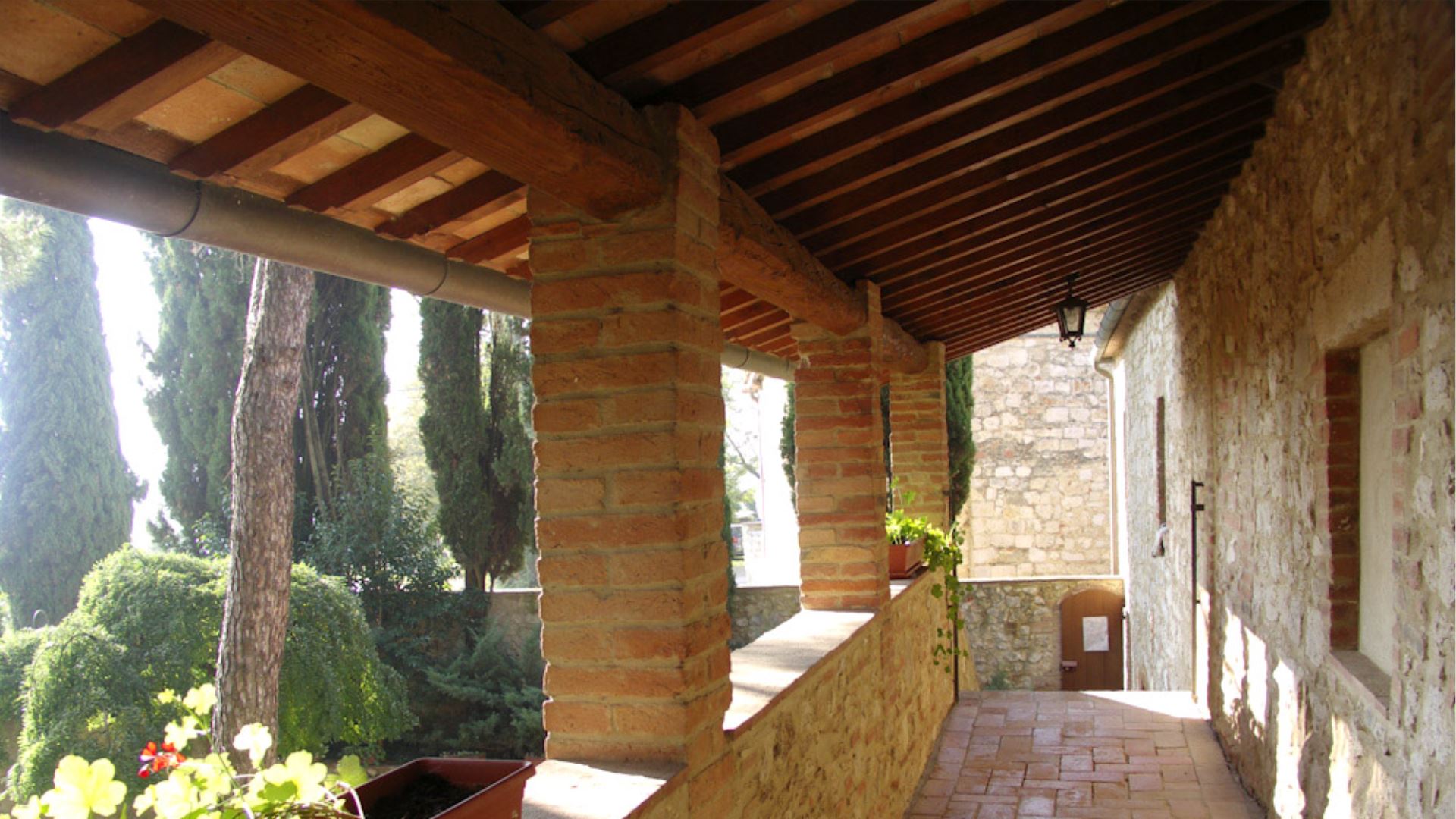 BORGO SANTINOVO - PERGOLA