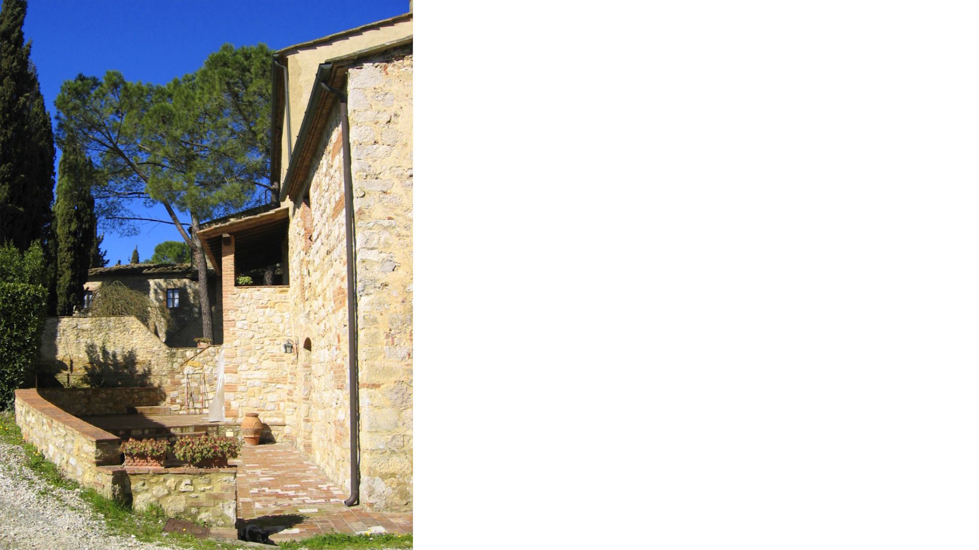 BORGO SANTINOVO - IL LOGGIATINO 2