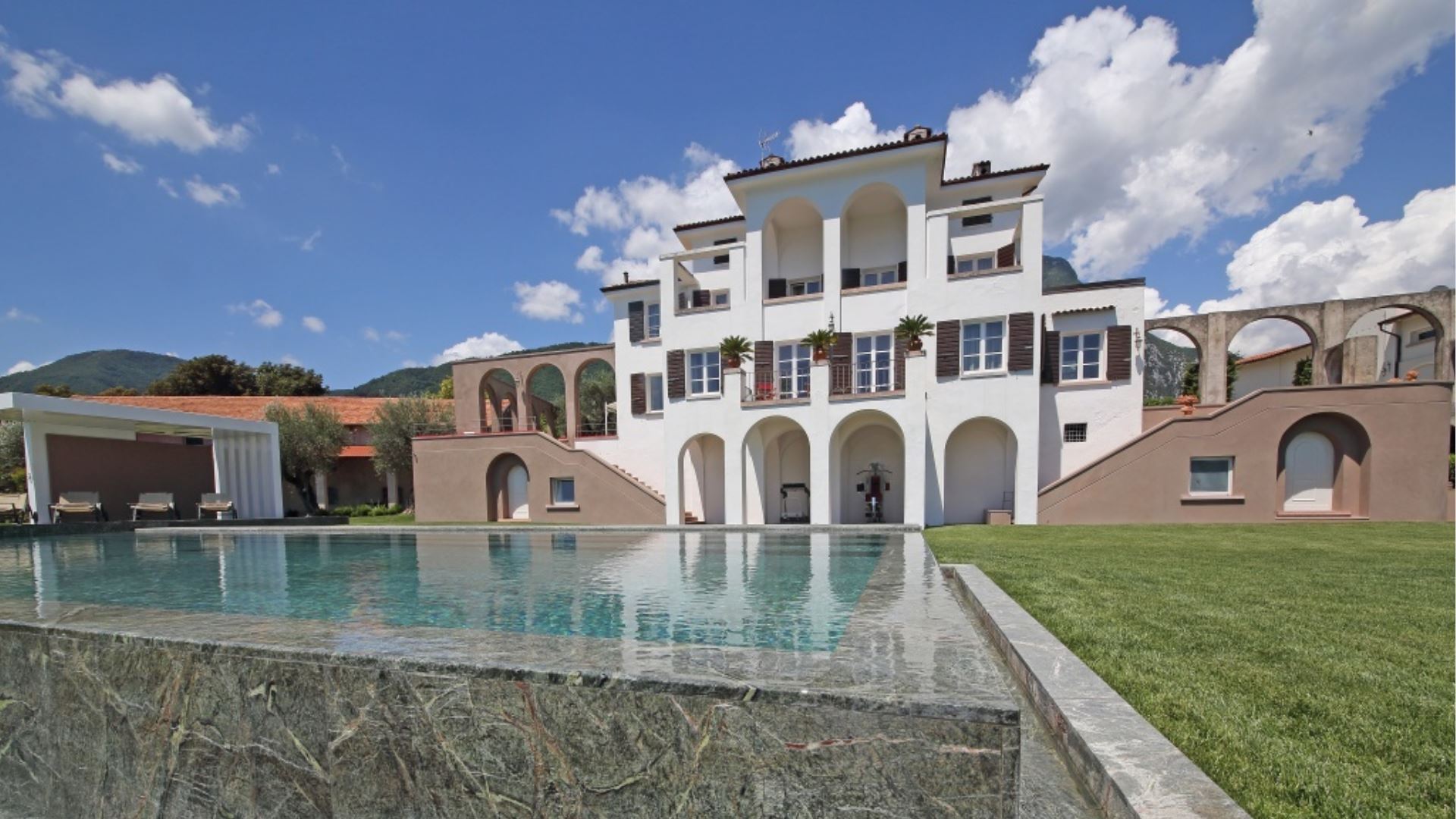 VILLA GARDA