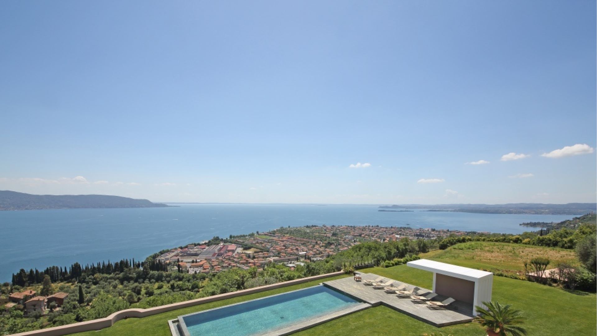 VILLA GARDA