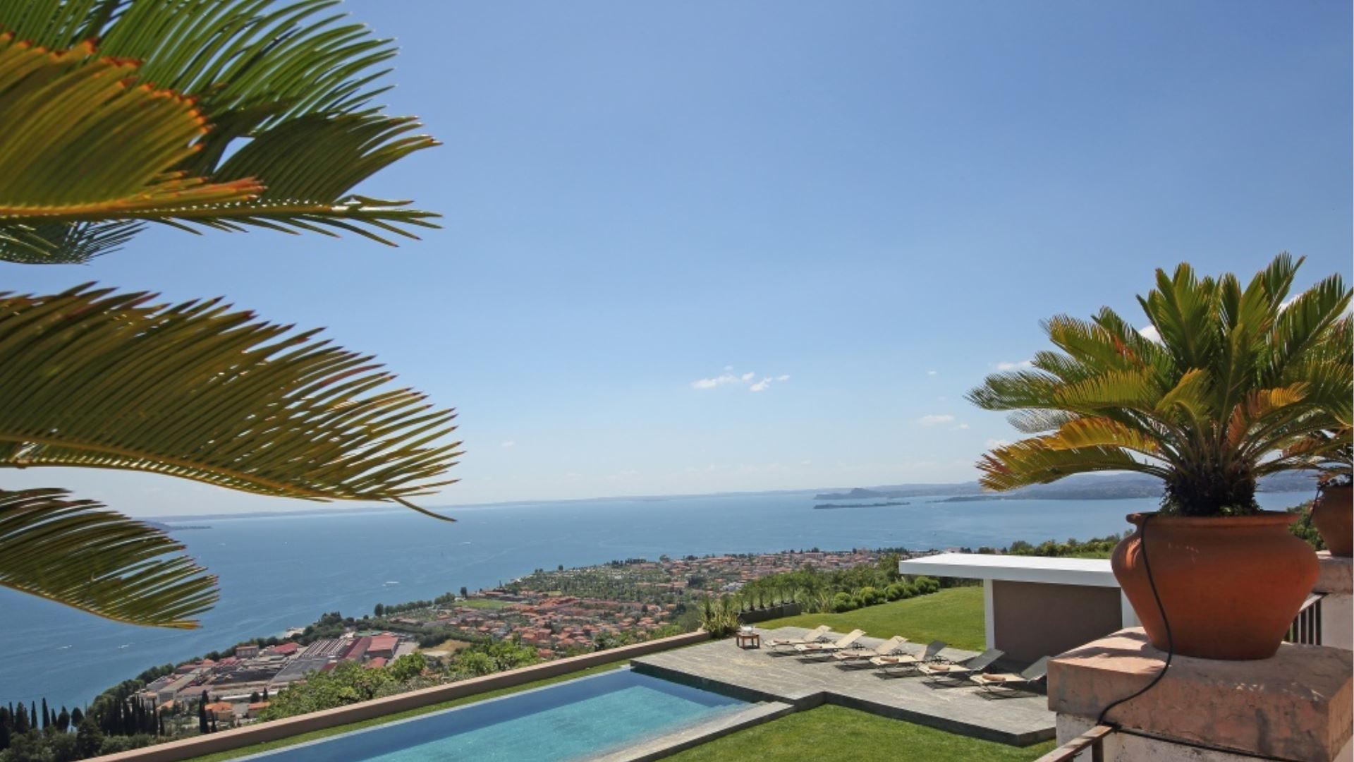 VILLA GARDA
