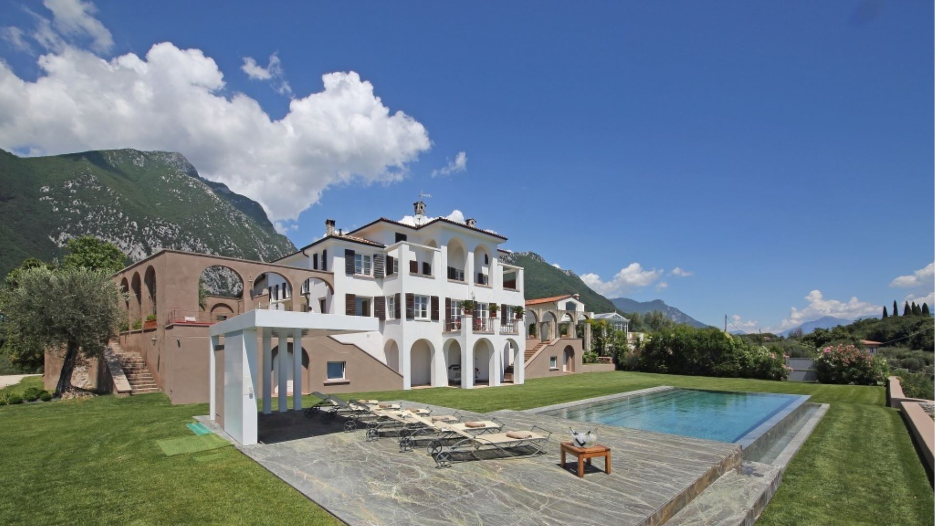 VILLA GARDA