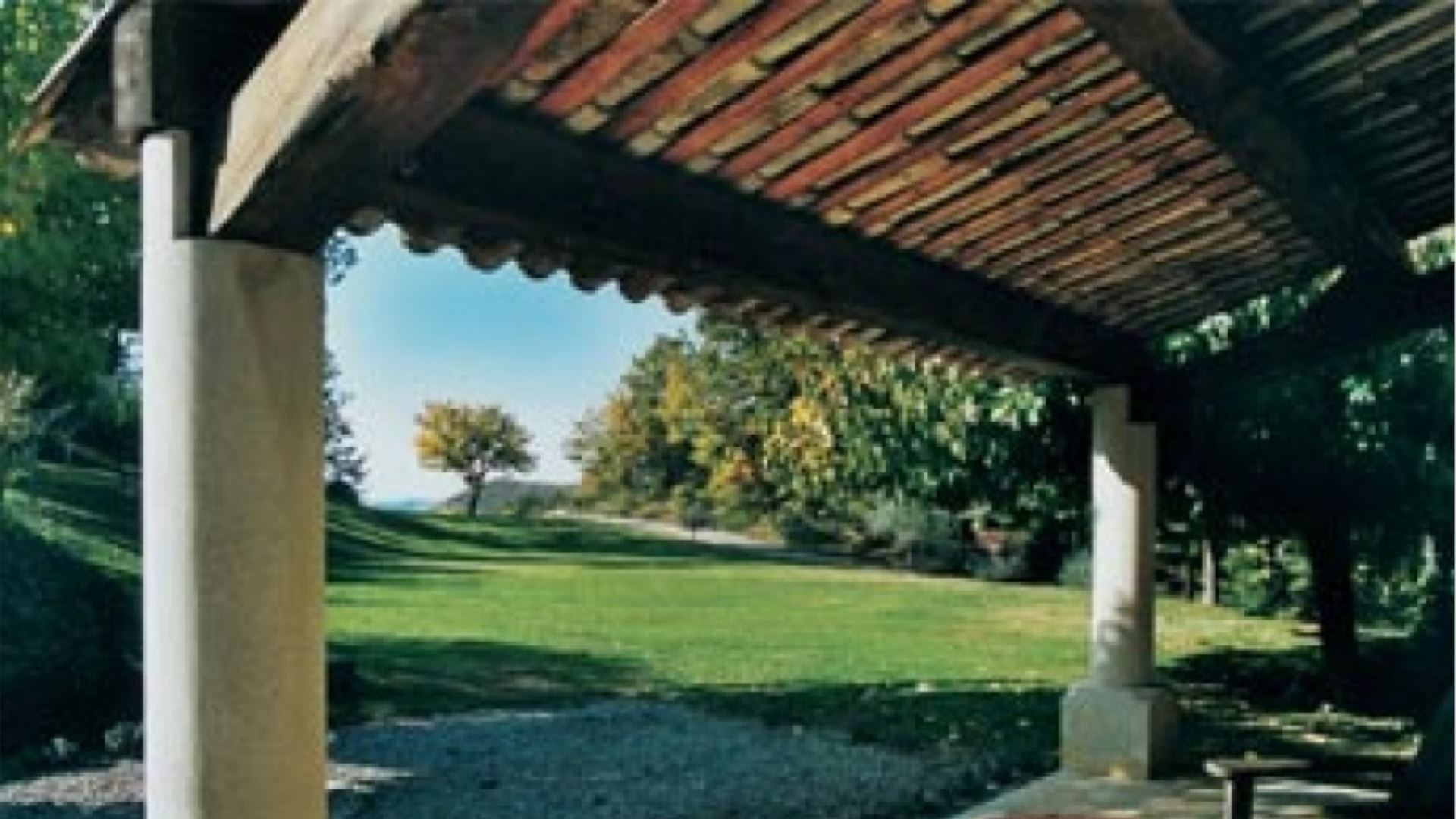 LE JAS DES CANEBIEERES