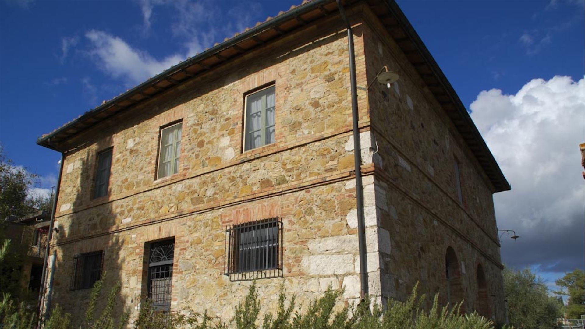 CASA FRONTONI