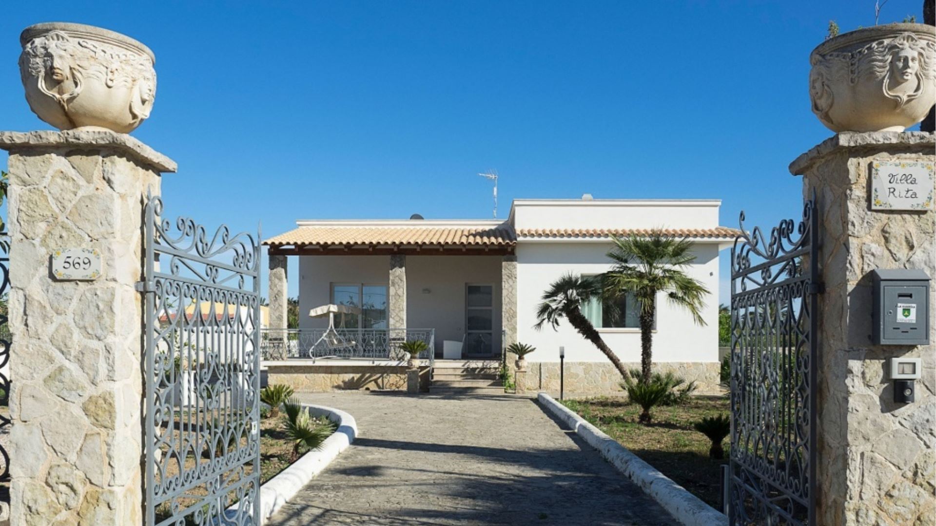 VILLA PAVONE