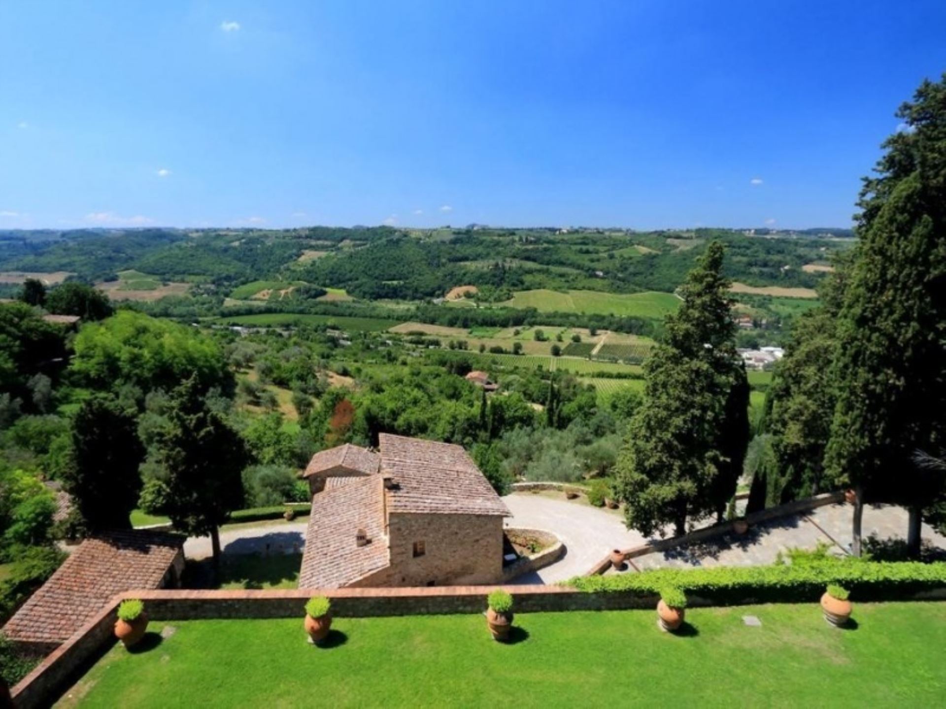 CASTELLO DI MONTEFRIDI - IL POGGIO