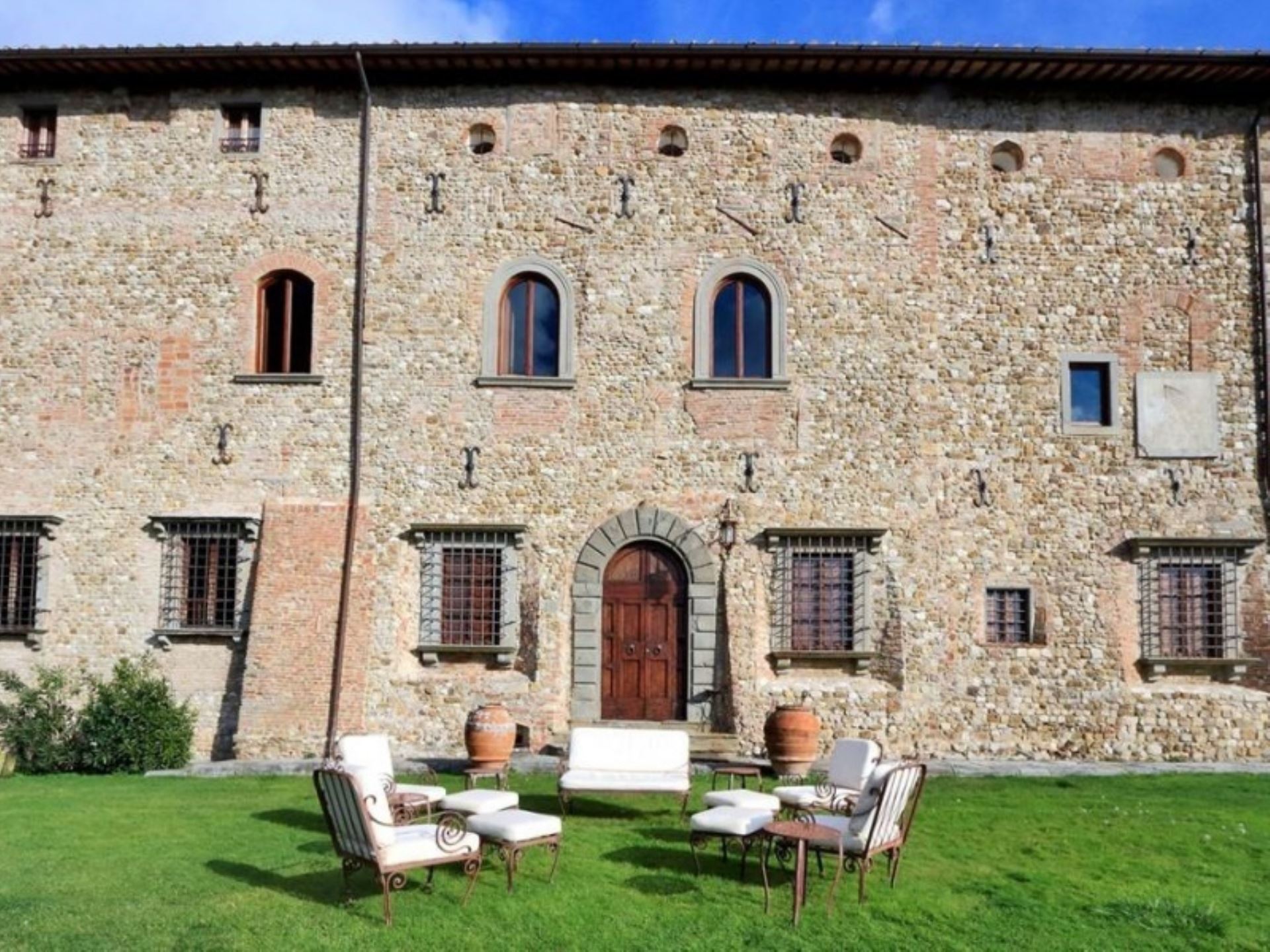 CASTELLO DI MONTEFRIDI - LA CANONICA