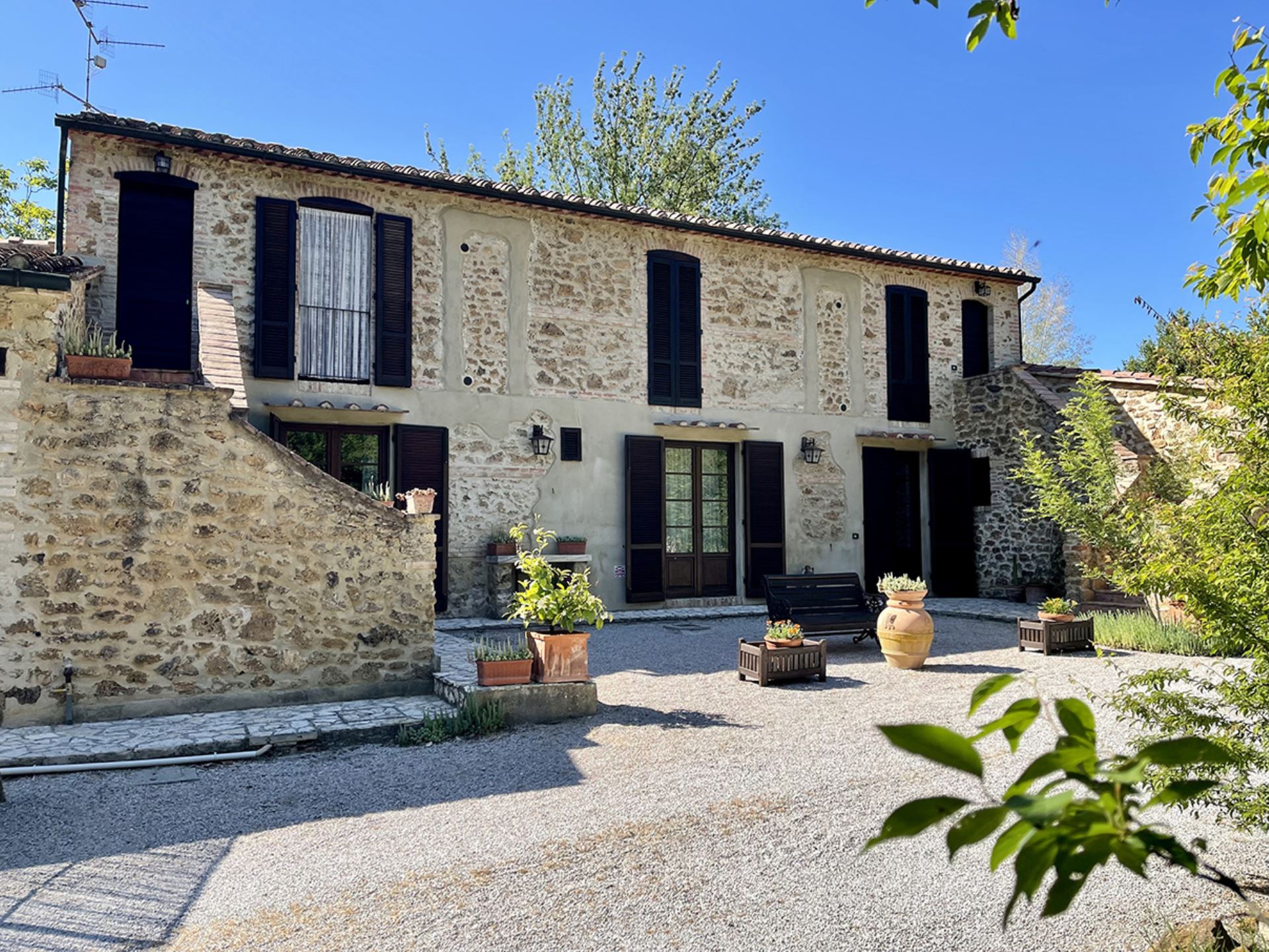 SAN GIOVANNI - TERRA (Mono)