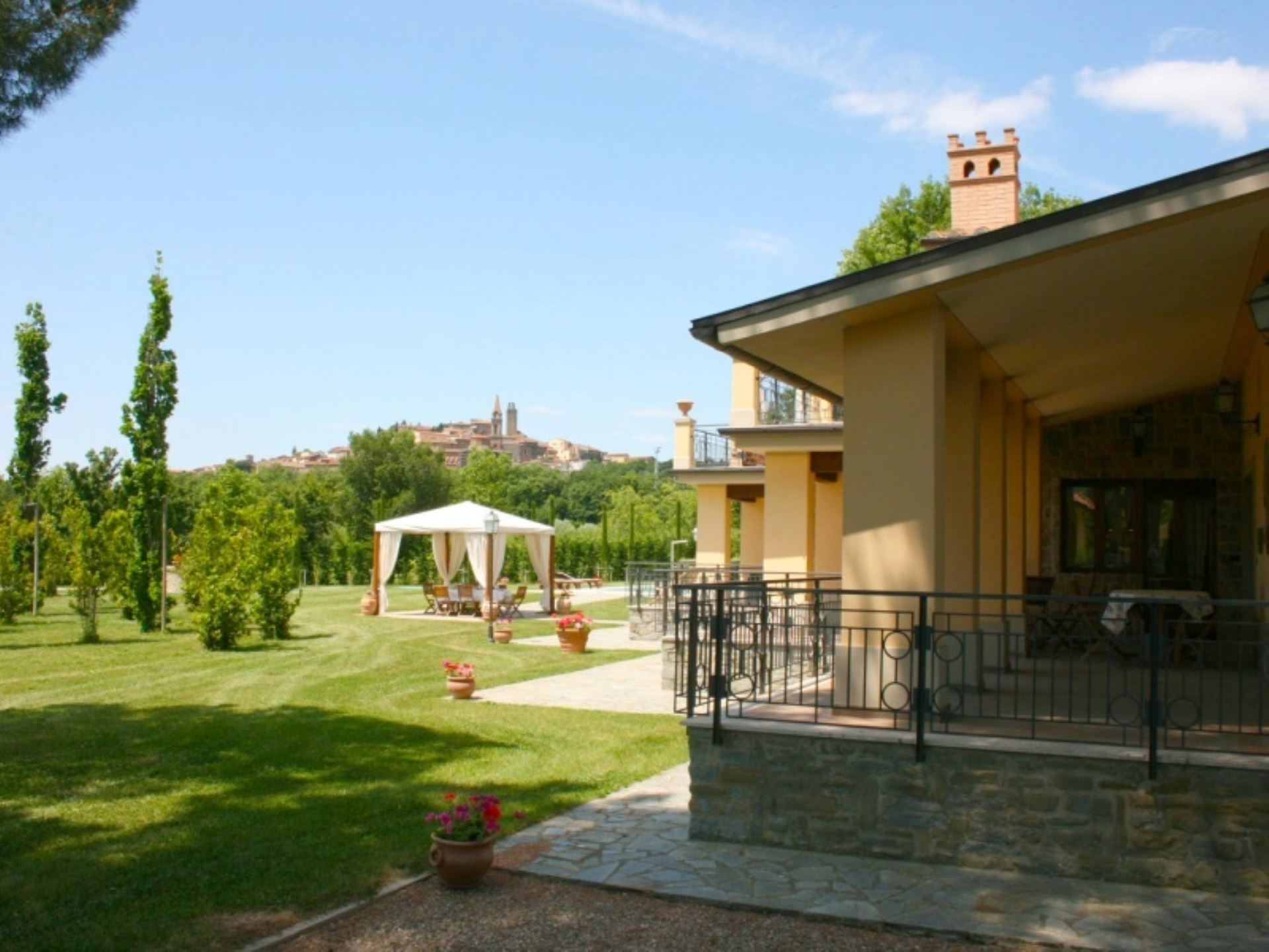 VILLA DEL PORTICO