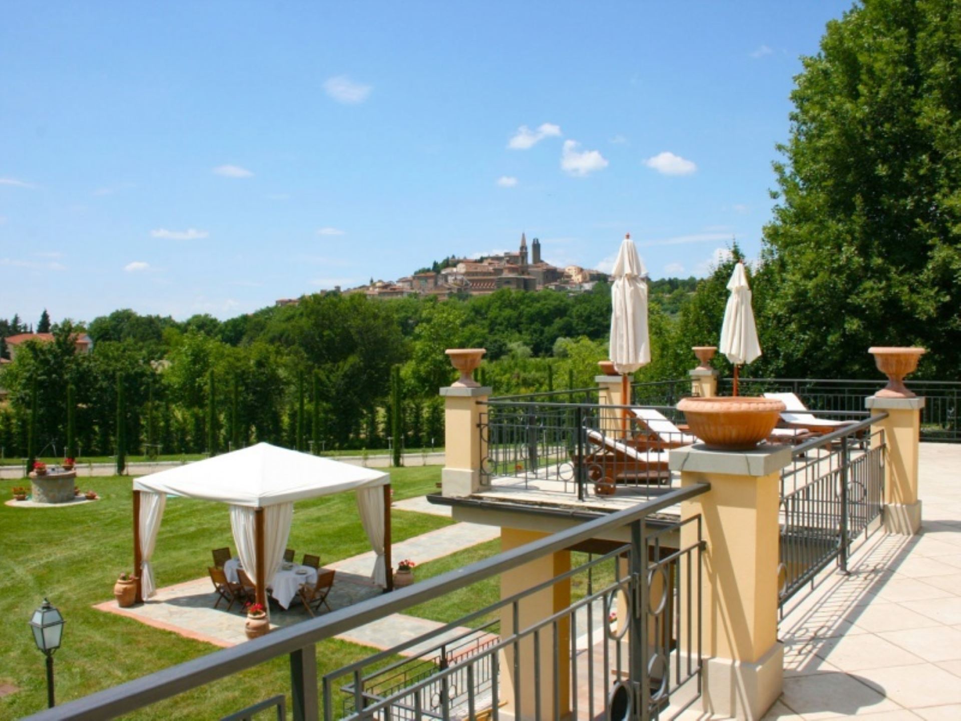 VILLA DEL PORTICO