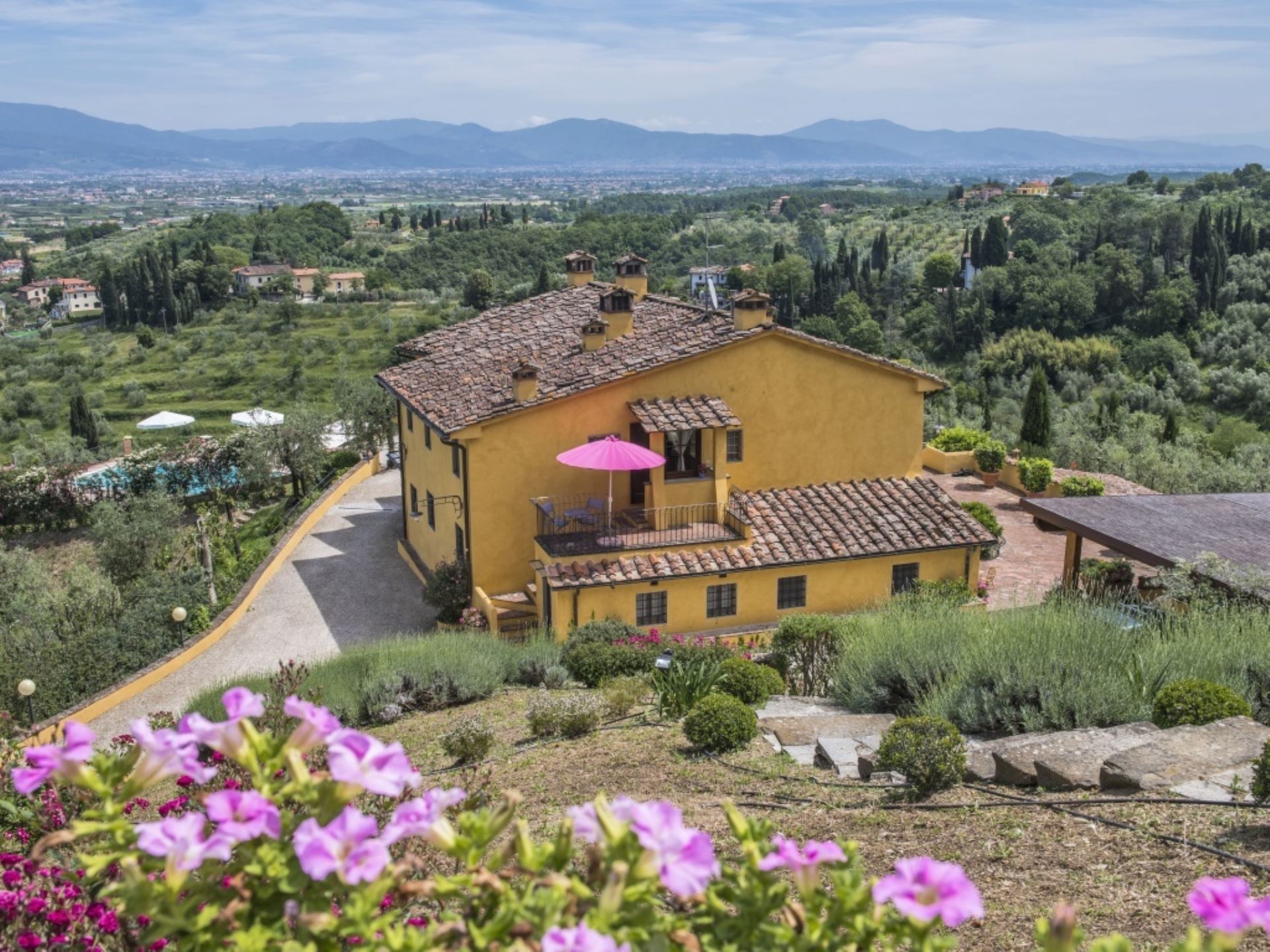 VILLA LUCENTE