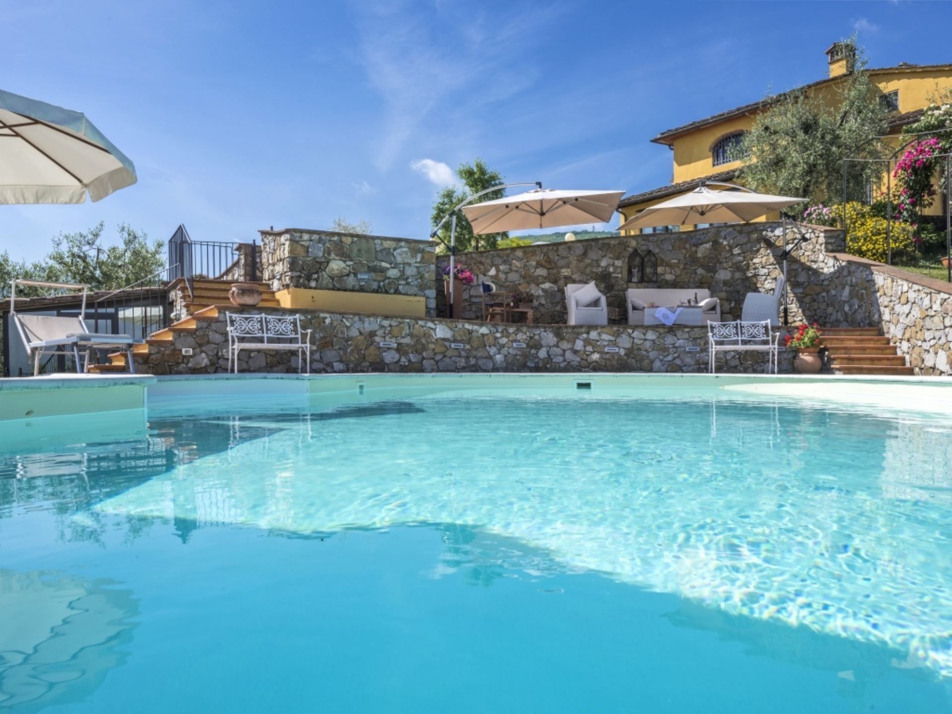 VILLA LUCENTE