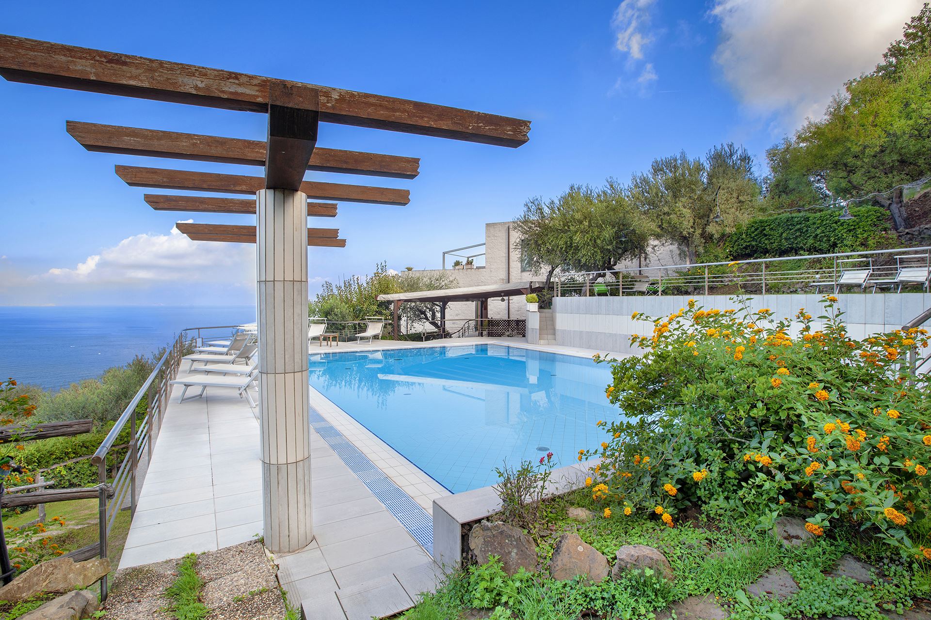VILLA LILIANA