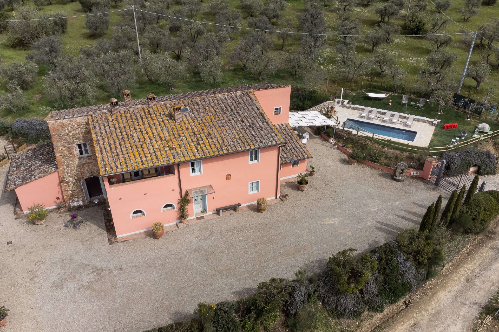 SOTTO COLLE - VILLA