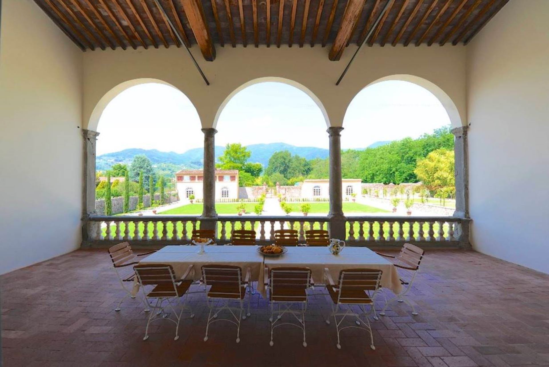 VILLA LUCCHESE