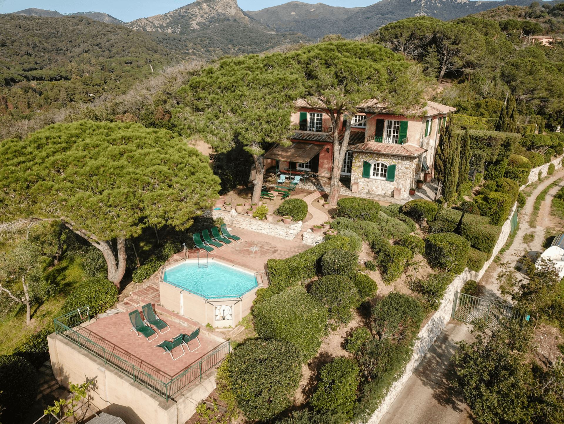 VILLA MAGAZZINI