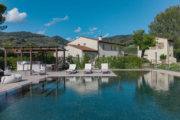VILLA CREMA