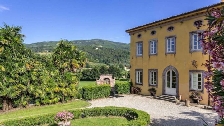 VILLA CONTORNI