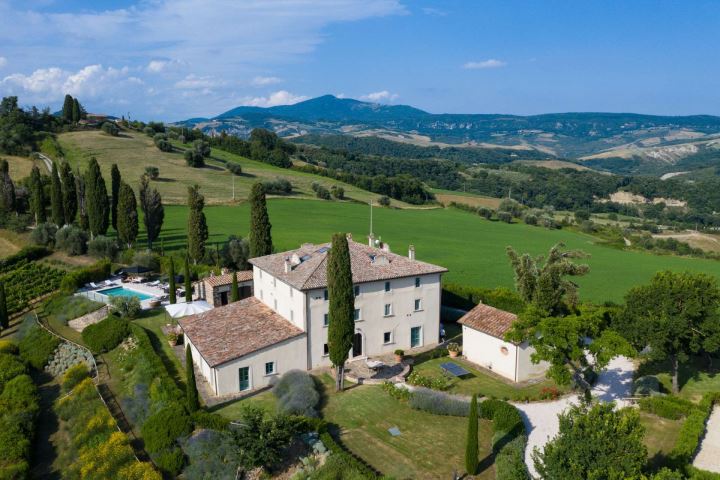 VILLA COLOMBAIOLO