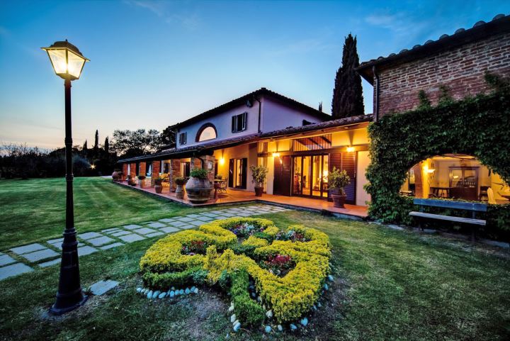 VILLA DEL LAGO