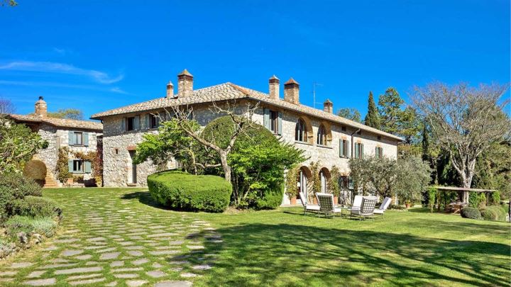 VILLA AIOLA