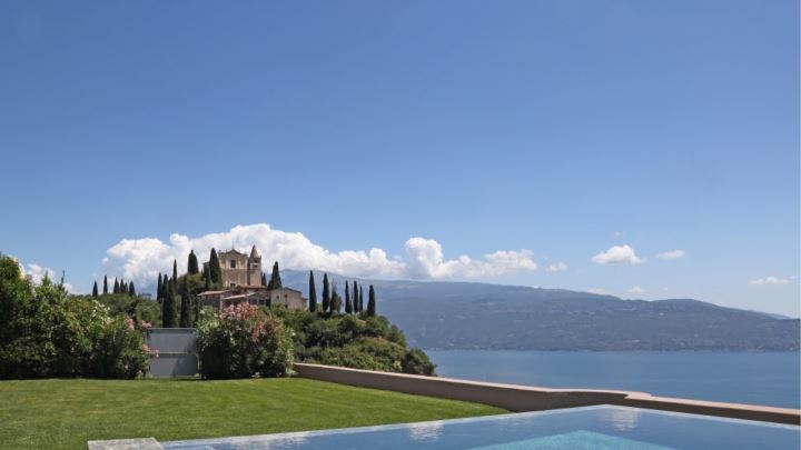 VILLA GARDA