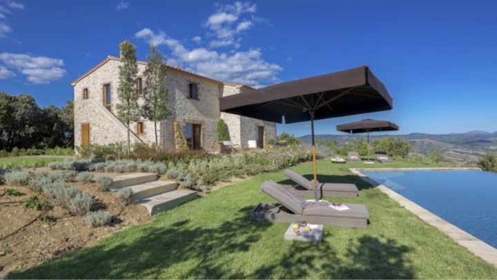 VILLA SANTA