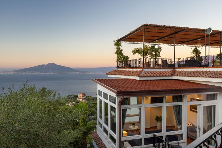 VILLA FLORA