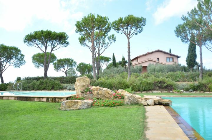 VILLA MARI
