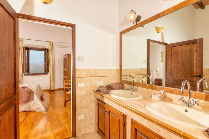 image Double Bedroom Deluxe Town view