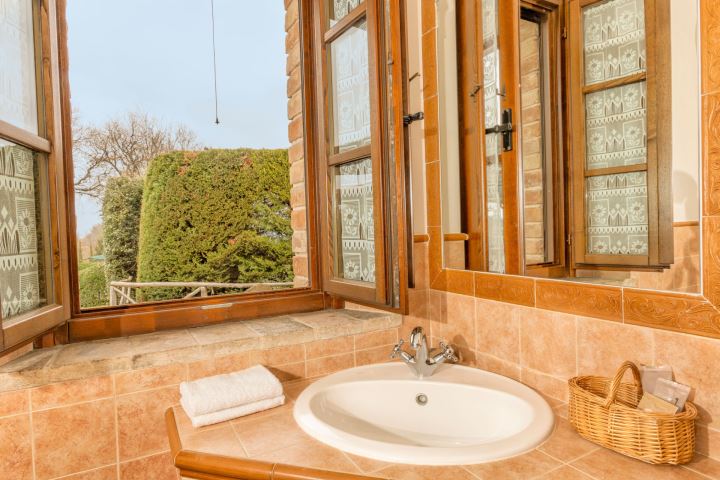 image Single/Double bedroom Pool view